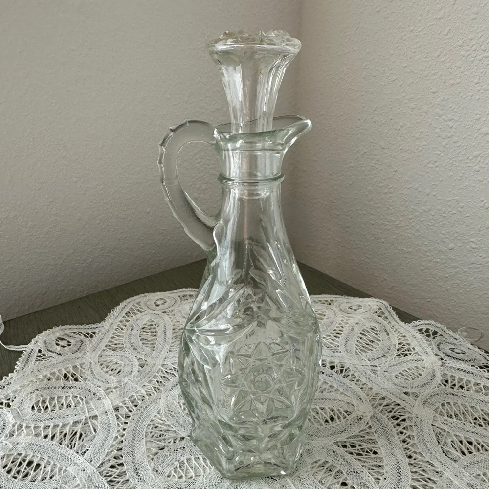 Vintage Anchor Hocking Early American Prescut Glass Vinegar / Oil Cruet decor